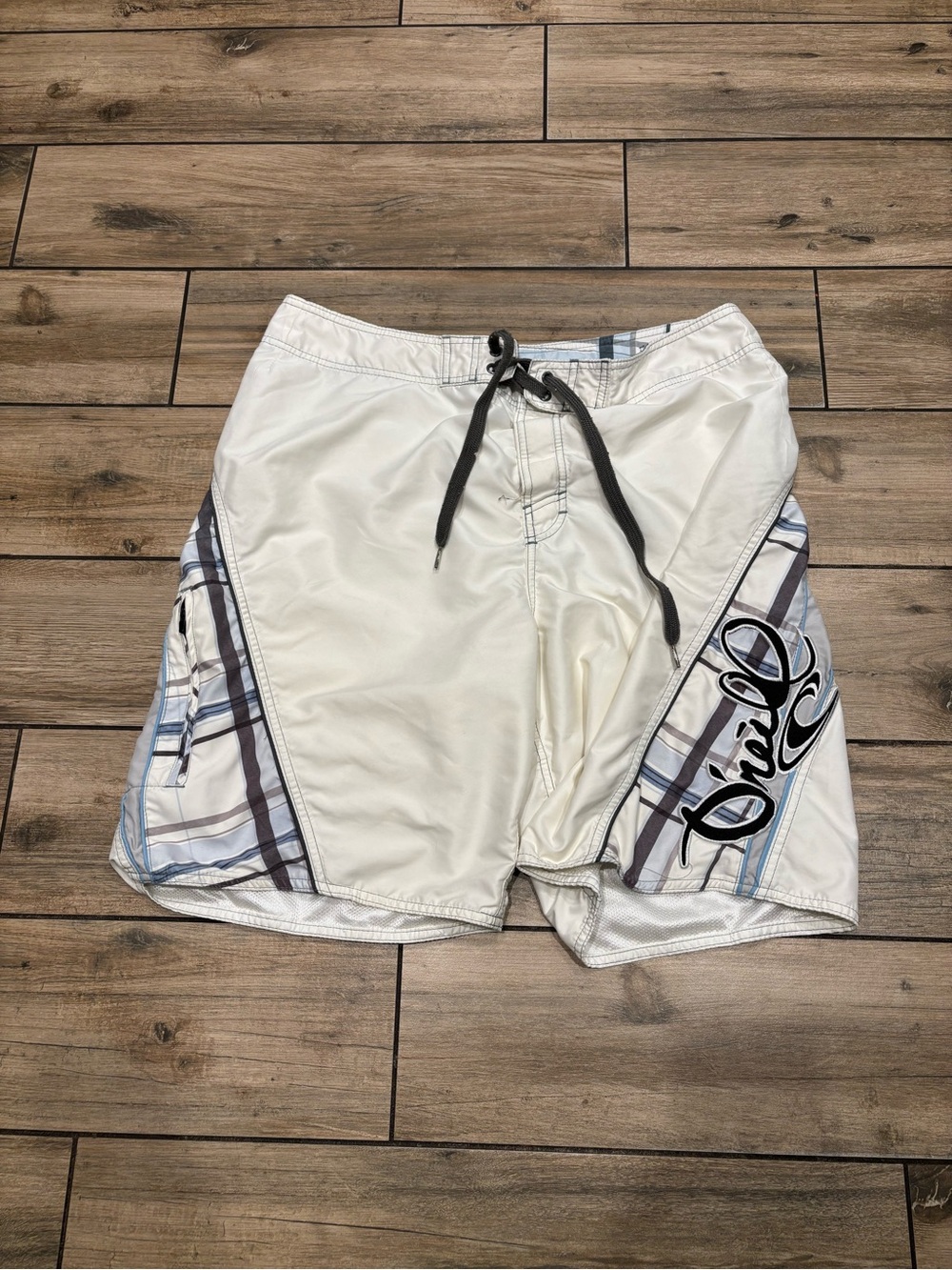 Vintage 2000s O'Neill White Baggy Plaid Boardshorts Y2K Surf Trunks⁠ Size 36